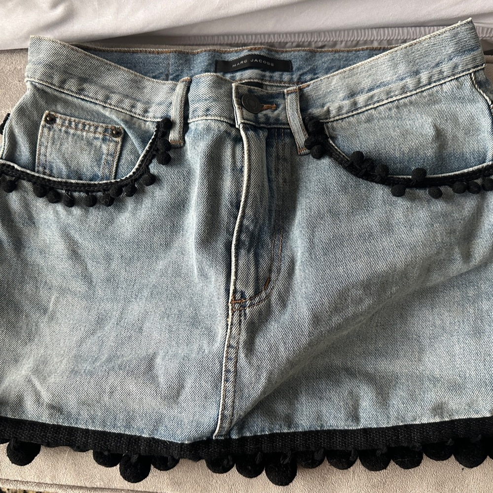 Marc Jacobs Pom Pom denim skirted sz 26
